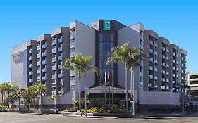 Embassy Suites by Hilton Lax North