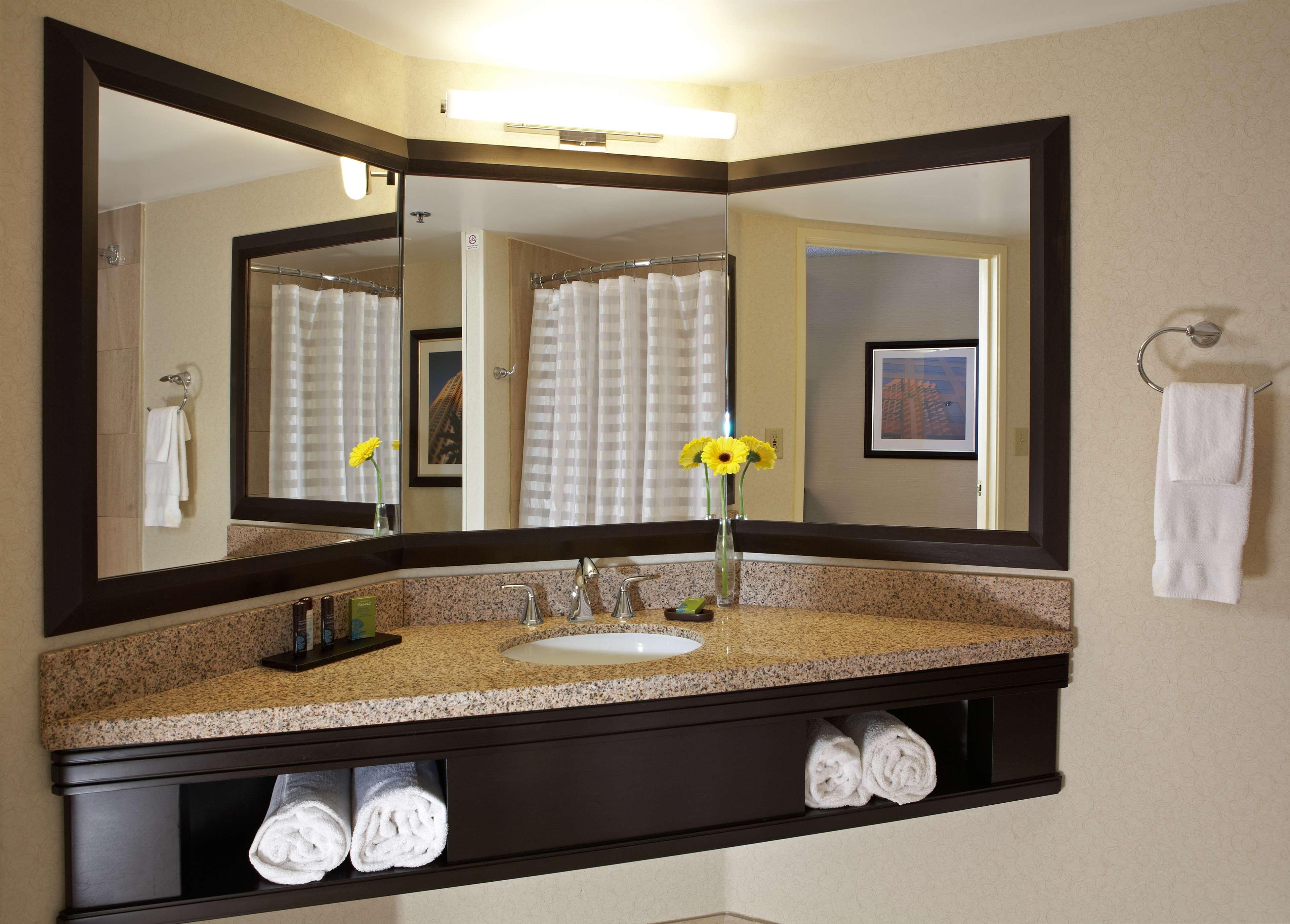 Embassy Suites Los Angeles - International Airport/North Room photo